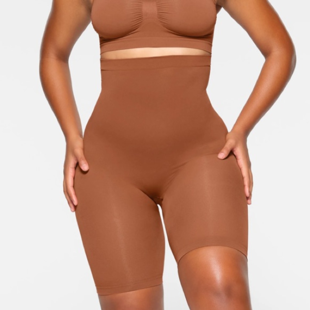 Skims Seamless Sculpt High-Waisted Above The Knee Short Bronze